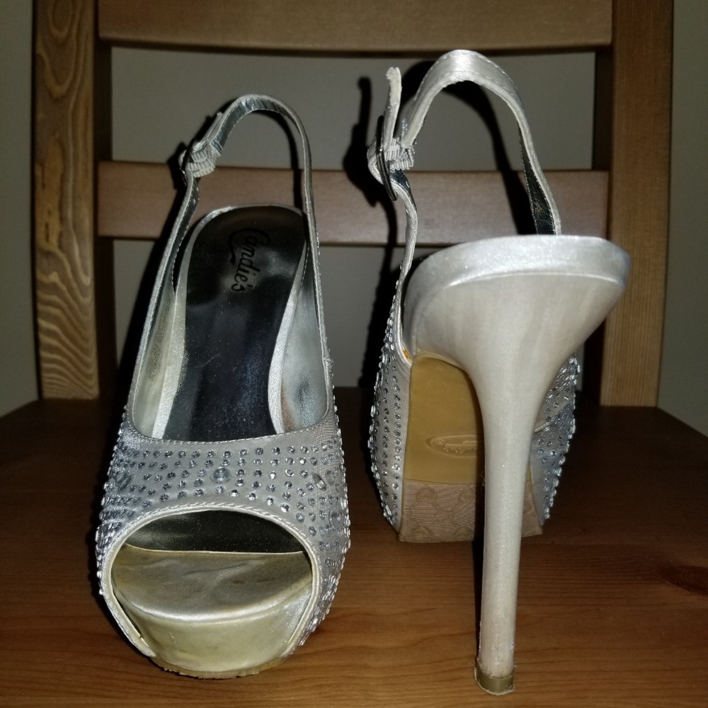 Heels - Picture 4 of 4